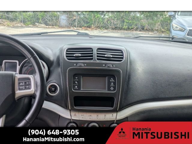 Used 2016 White Dodge SE image 18