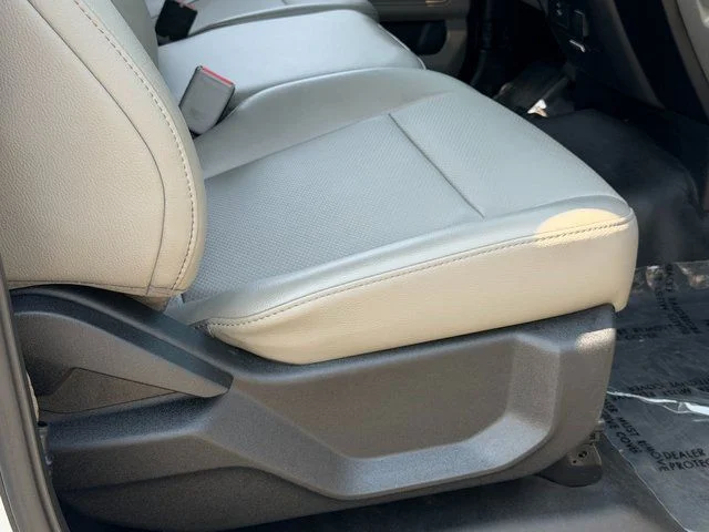 Used 2016 White Ford XL image 32