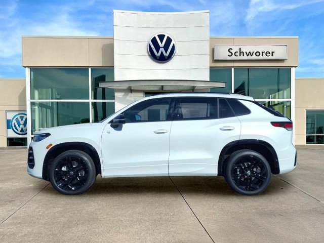 2026 Volkswagen Tiguan 2.0T SE R-Line Black 4Motion's photo