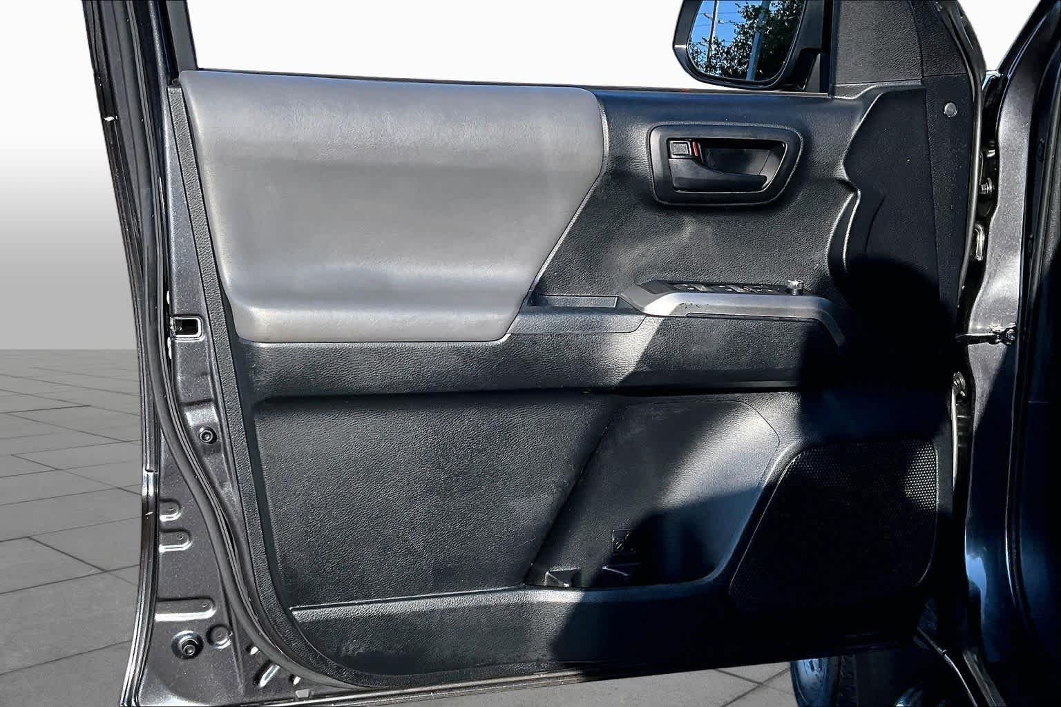 Used 2017 Magnetic Gray Metallic Toyota SR5 image 21