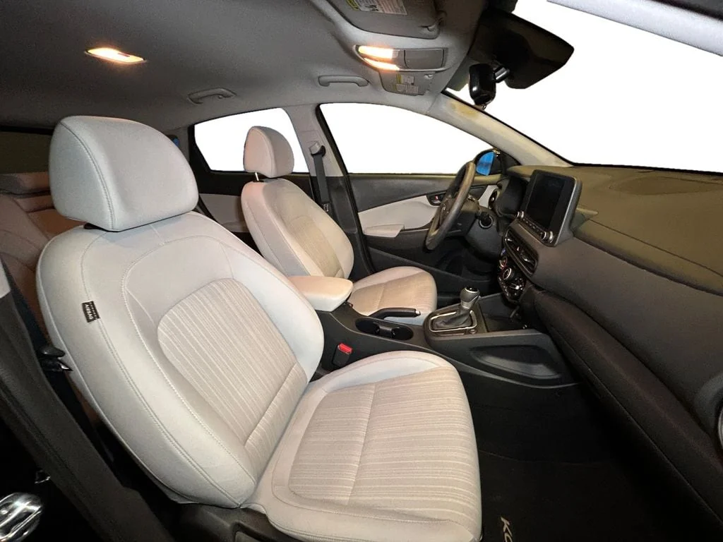 Used 2023 Abyss Black Hyundai SEL image 16