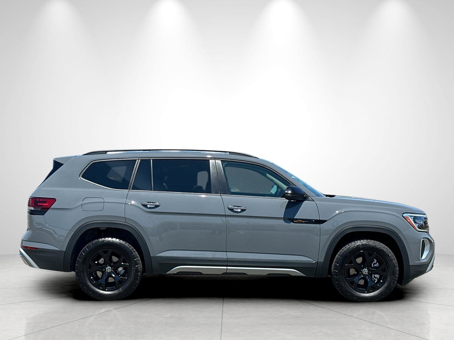 New 2026 Pure Gray Volkswagen 2.0T Peak Edition image 6