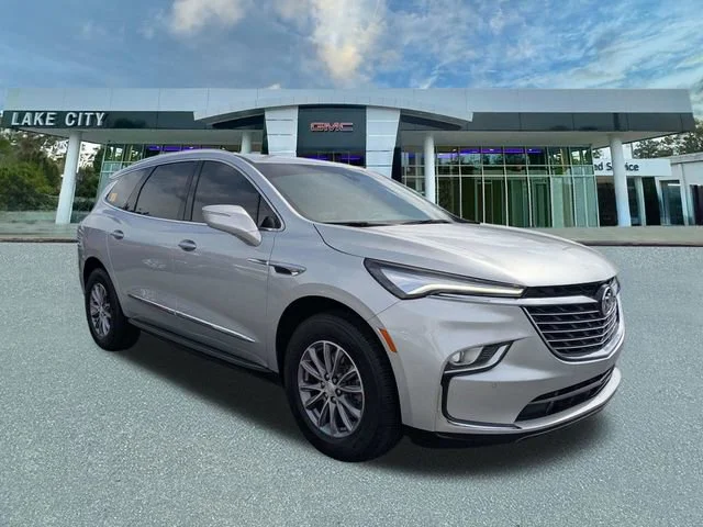 2022 Buick Enclave Essence's photo
