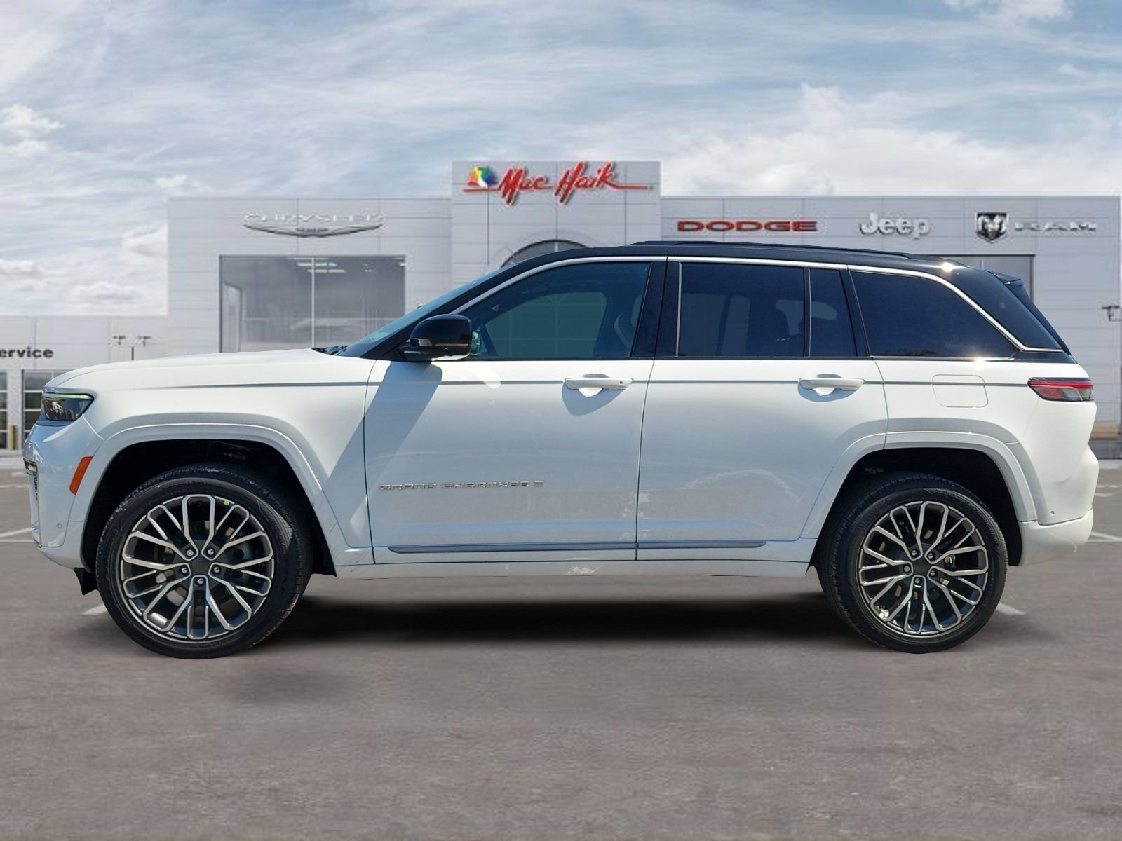 New 2026 Bright White Clear-Coat Exterior Paint Jeep Summit image 2