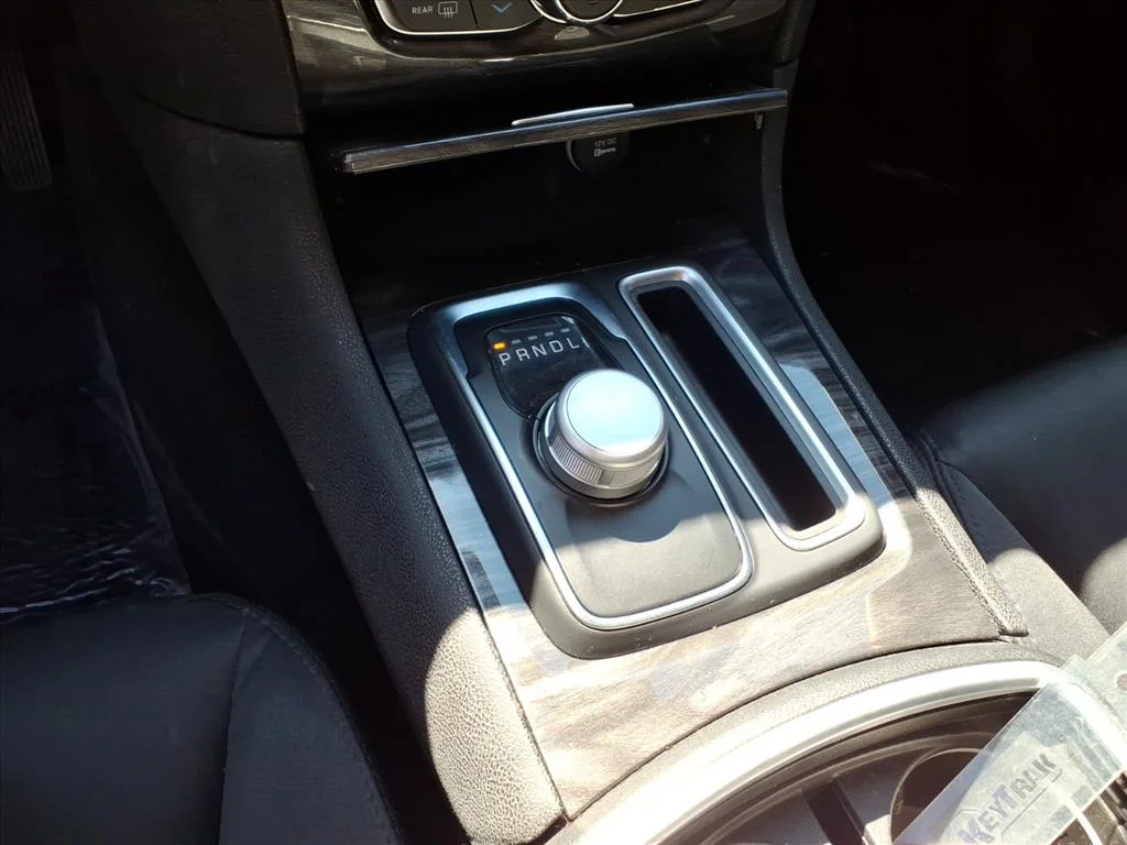 2022 Chrysler 300 Touring - Photo 10