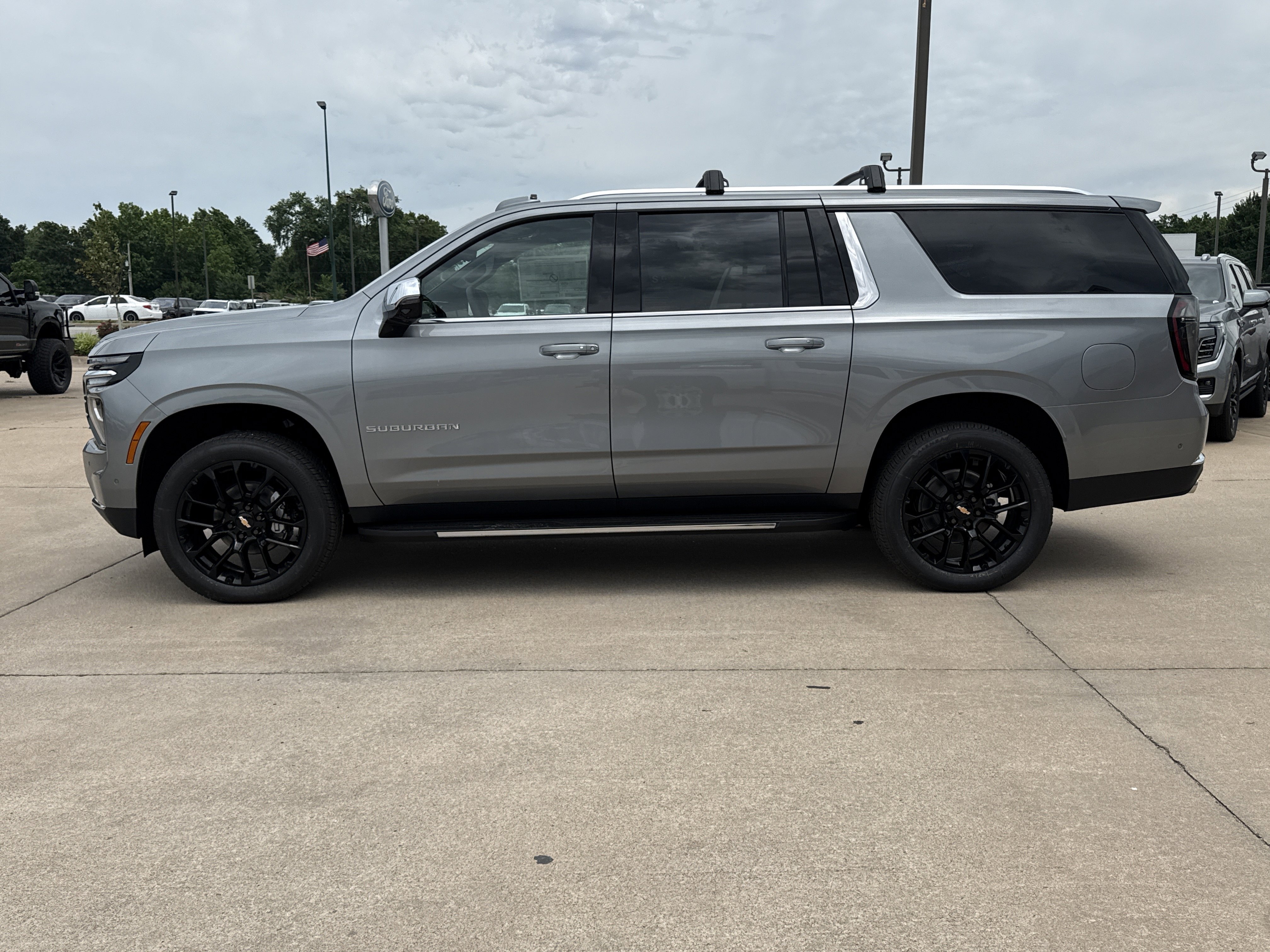 2026 Chevrolet Suburban Premier - Photo 14