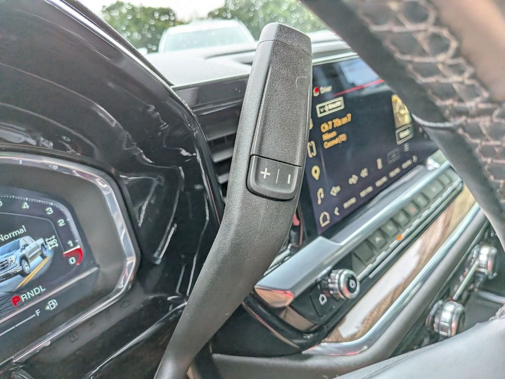 Used 2023 White GMC Elevation image 33