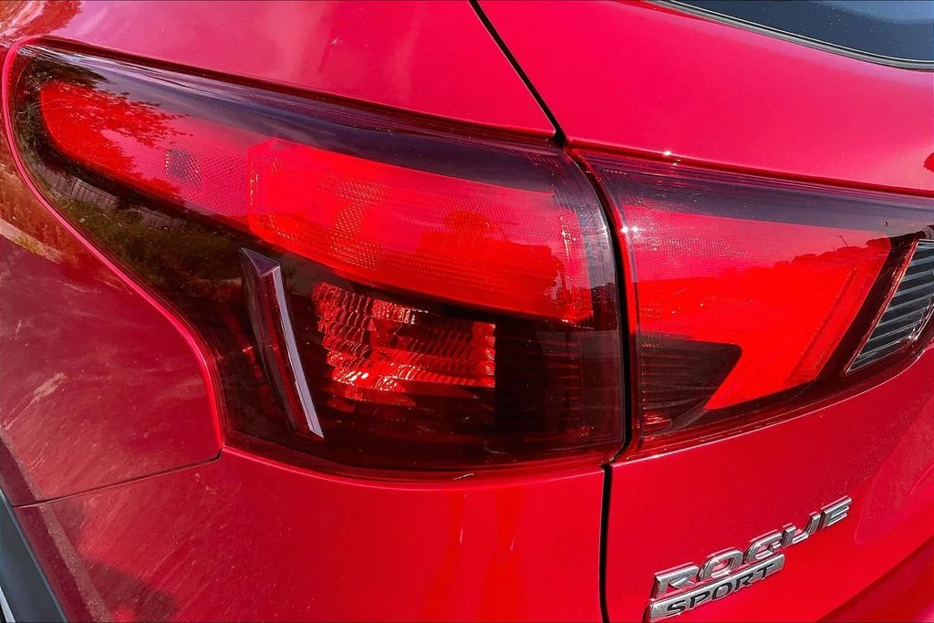 Used 2017 Red Nissan SV image 29