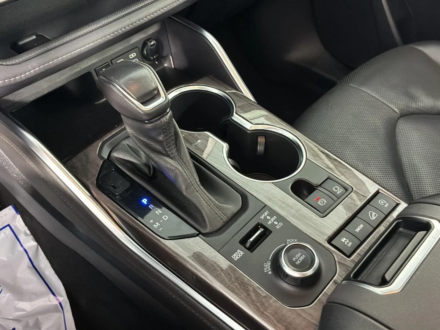 Used 2022 Celestial Silver Metallic Toyota Platinum image 37
