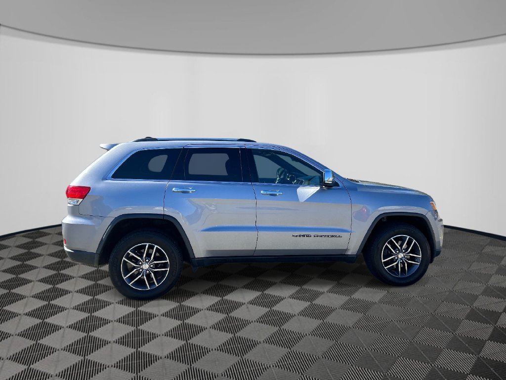 Used 2017 Silver Jeep Limited image 6