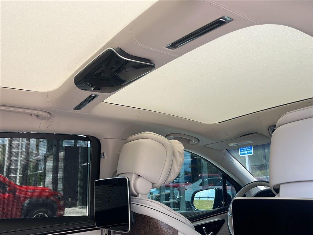 Certified Used 2024 Nautical Blue/Cirrus Silver Mercedes-Benz Maybach EQS 680 image 12