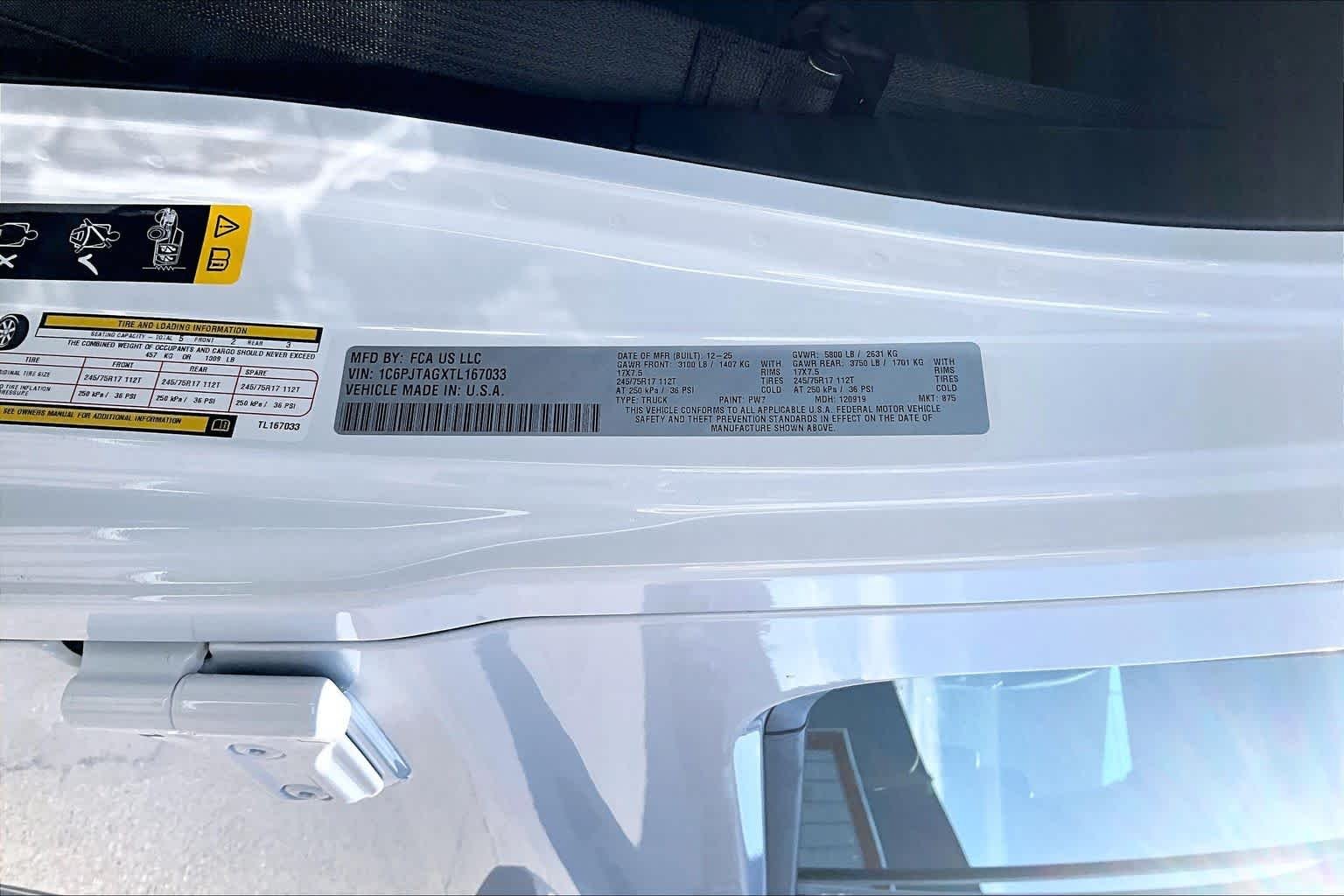New 2026 Bright White Clear-Coat Exterior Paint Jeep Sport image 20