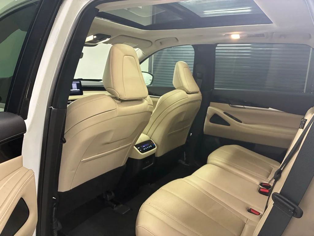 Used 2025 Glacier White INFINITI PURE image 21