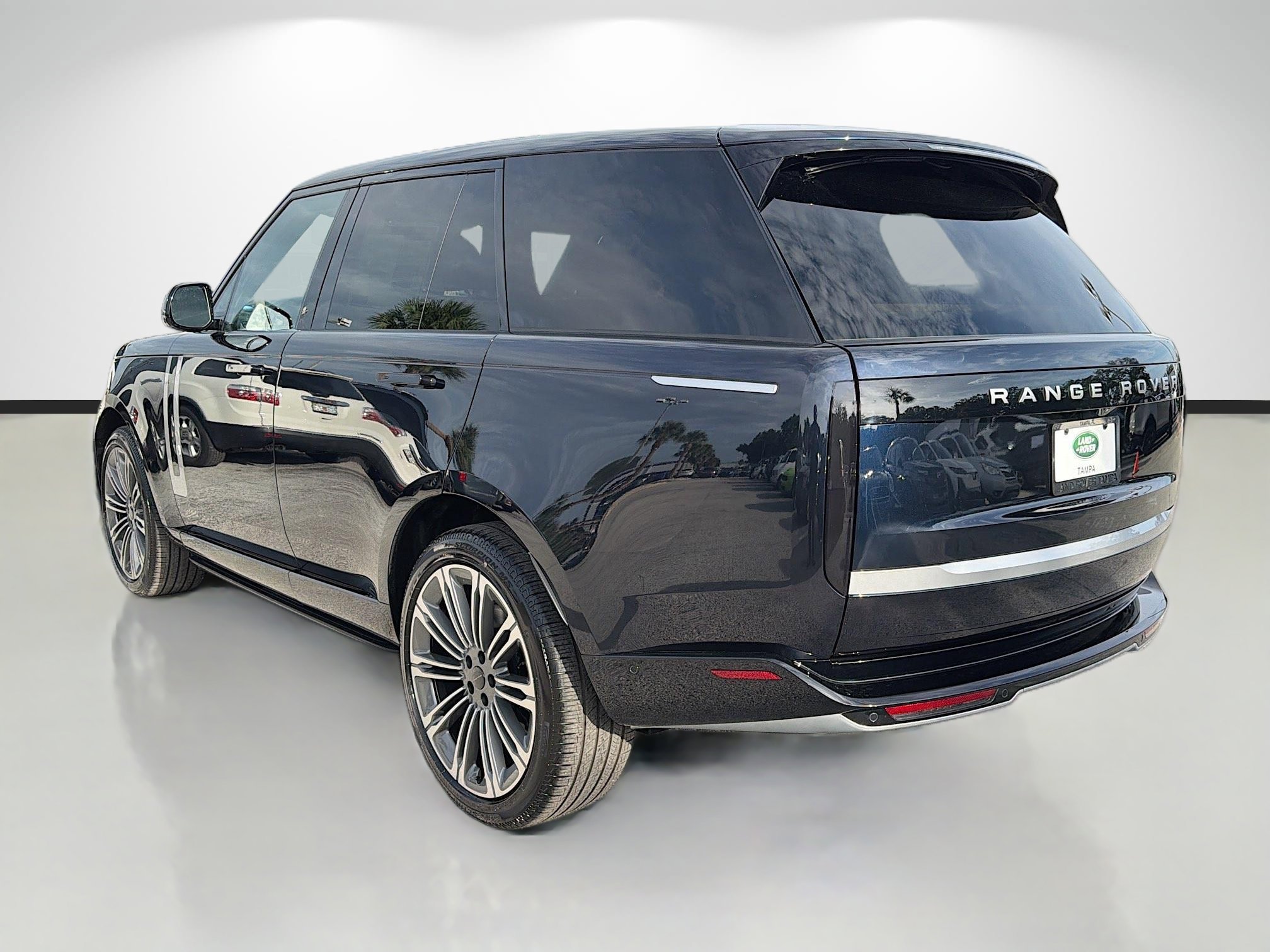 New 2026 Constellation Blue Ultra Metallic Gloss LAND ROVER Autobiography image 3