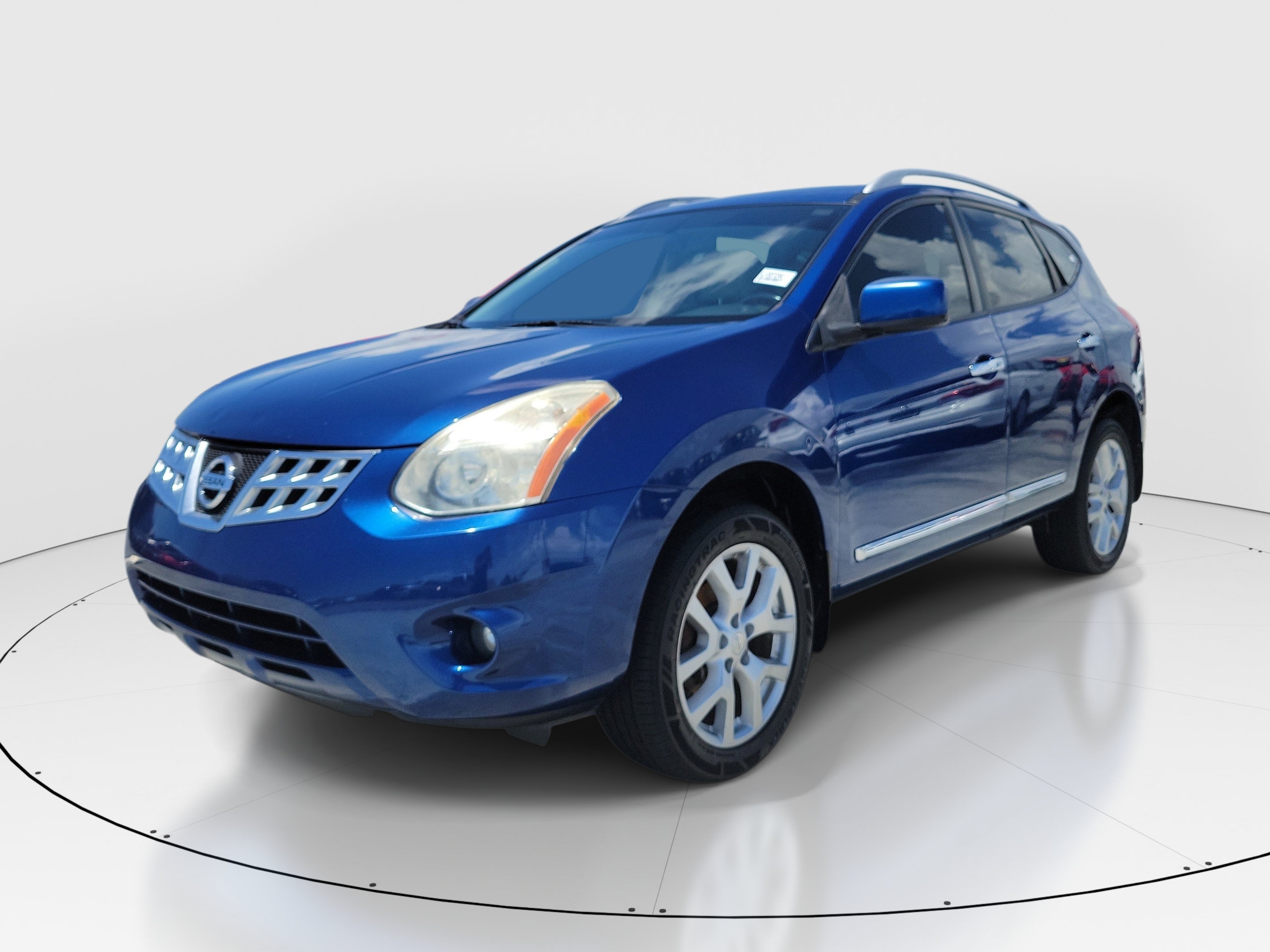 Used 2011 Indigo Blue Nissan SV image 3