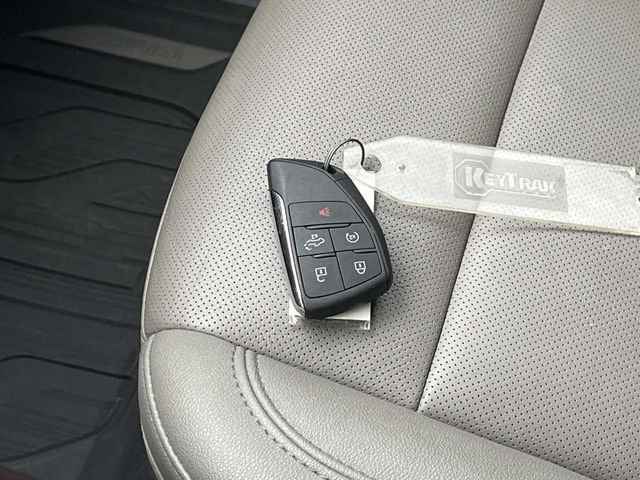 Used 2023 Silver GMC SLT image 37