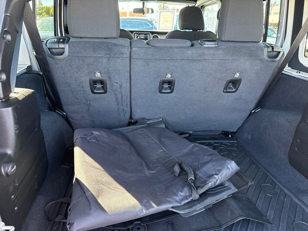 Used 2020 Billet Silver Metallic Jeep Unlimited Sport S image 5