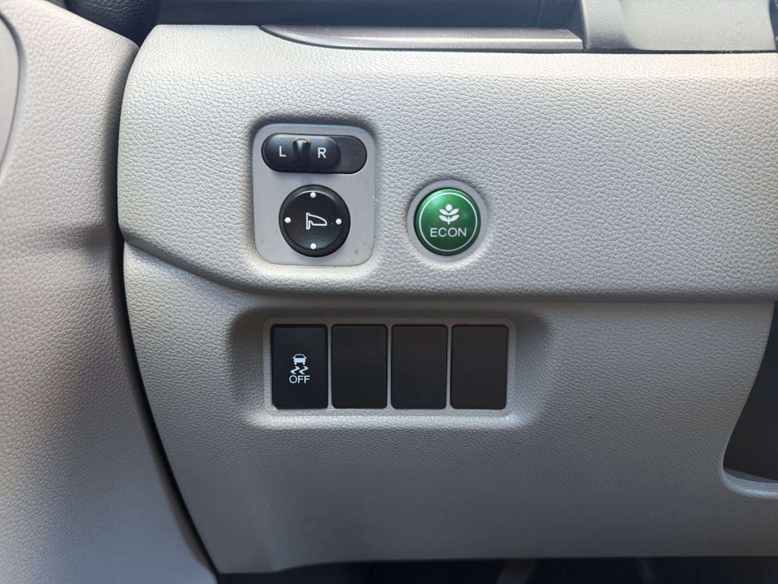 Certified Used 2018 Silver Honda EX-L image 17