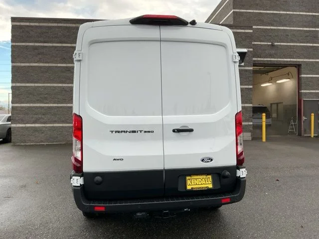 New 2026 Oxford White Ford Base image 5