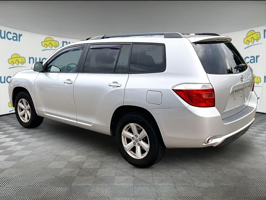 Used 2010 Silver Toyota SE image 5