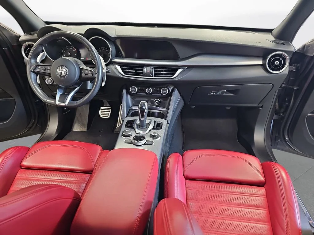 Used 2023 Gray Alfa Romeo Veloce image 9