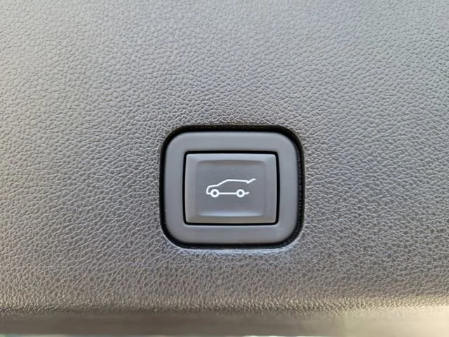 2025 Cadillac XT6 Premium Luxury - Photo 11