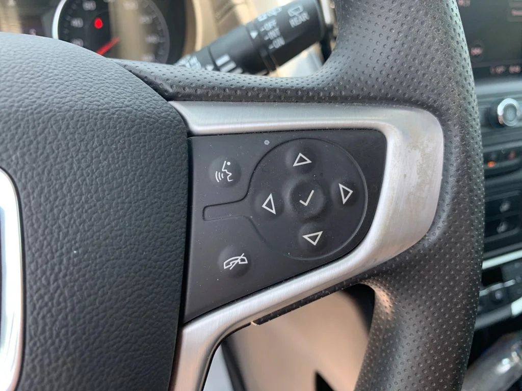 Used 2024 Silver GMC SLE image 27