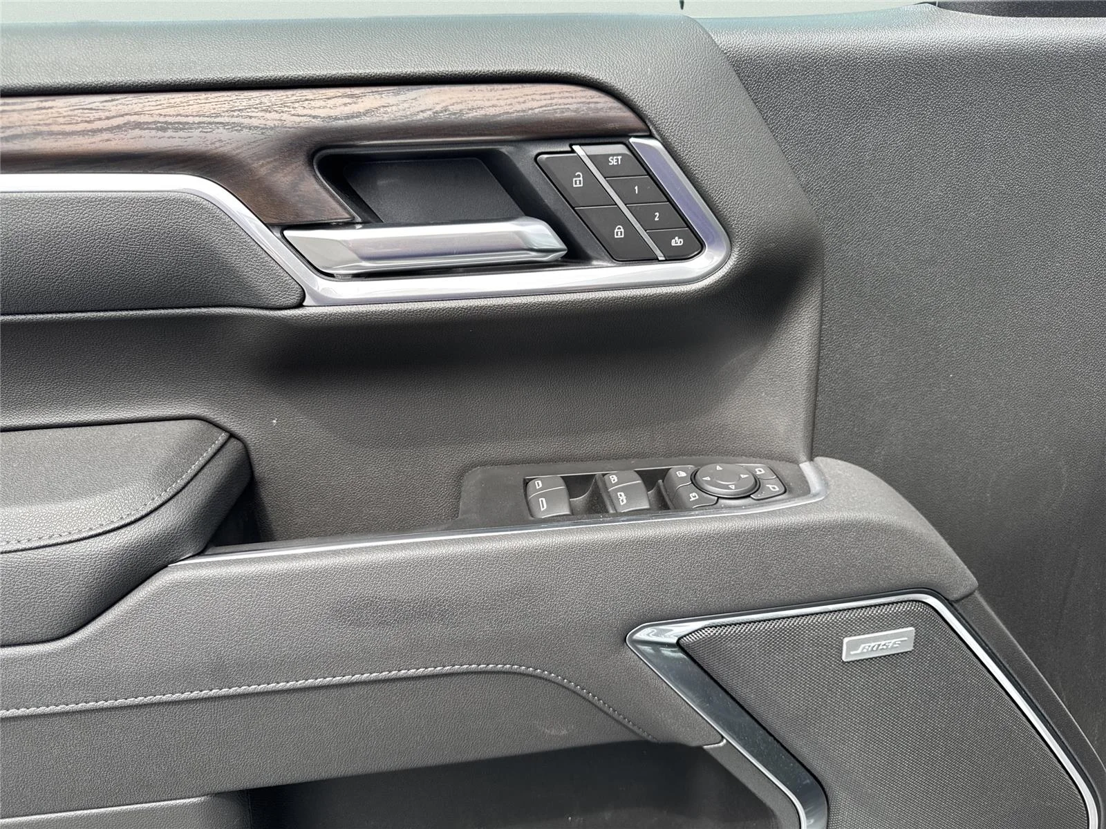 New 2026 Summit White GMC SLT image 32