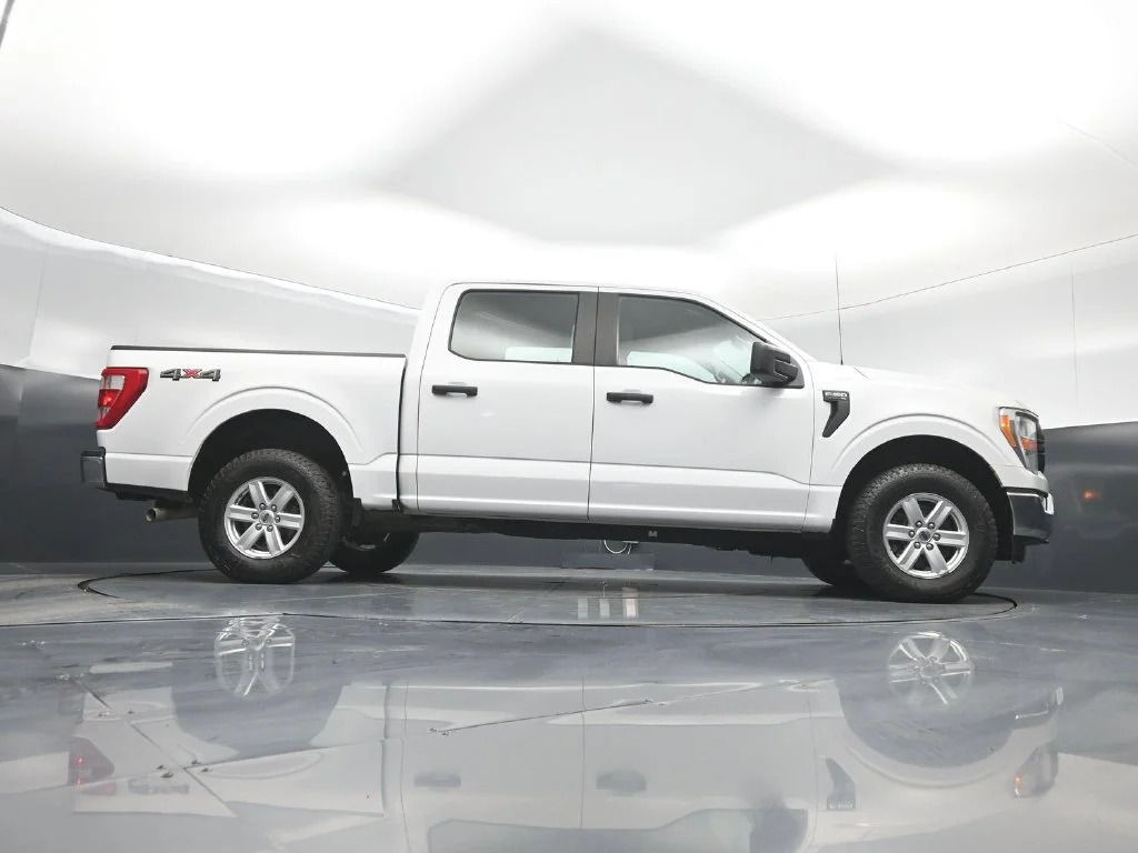 Used 2021 White Ford XL image 40