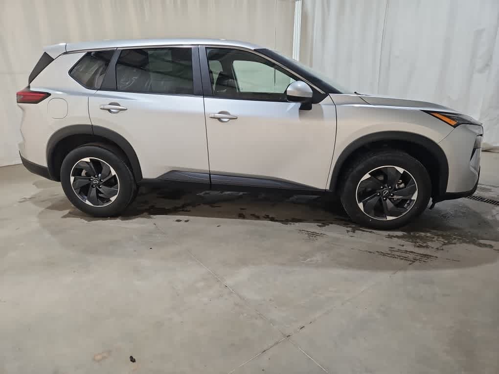 2025 Nissan Rogue SV - Photo 7