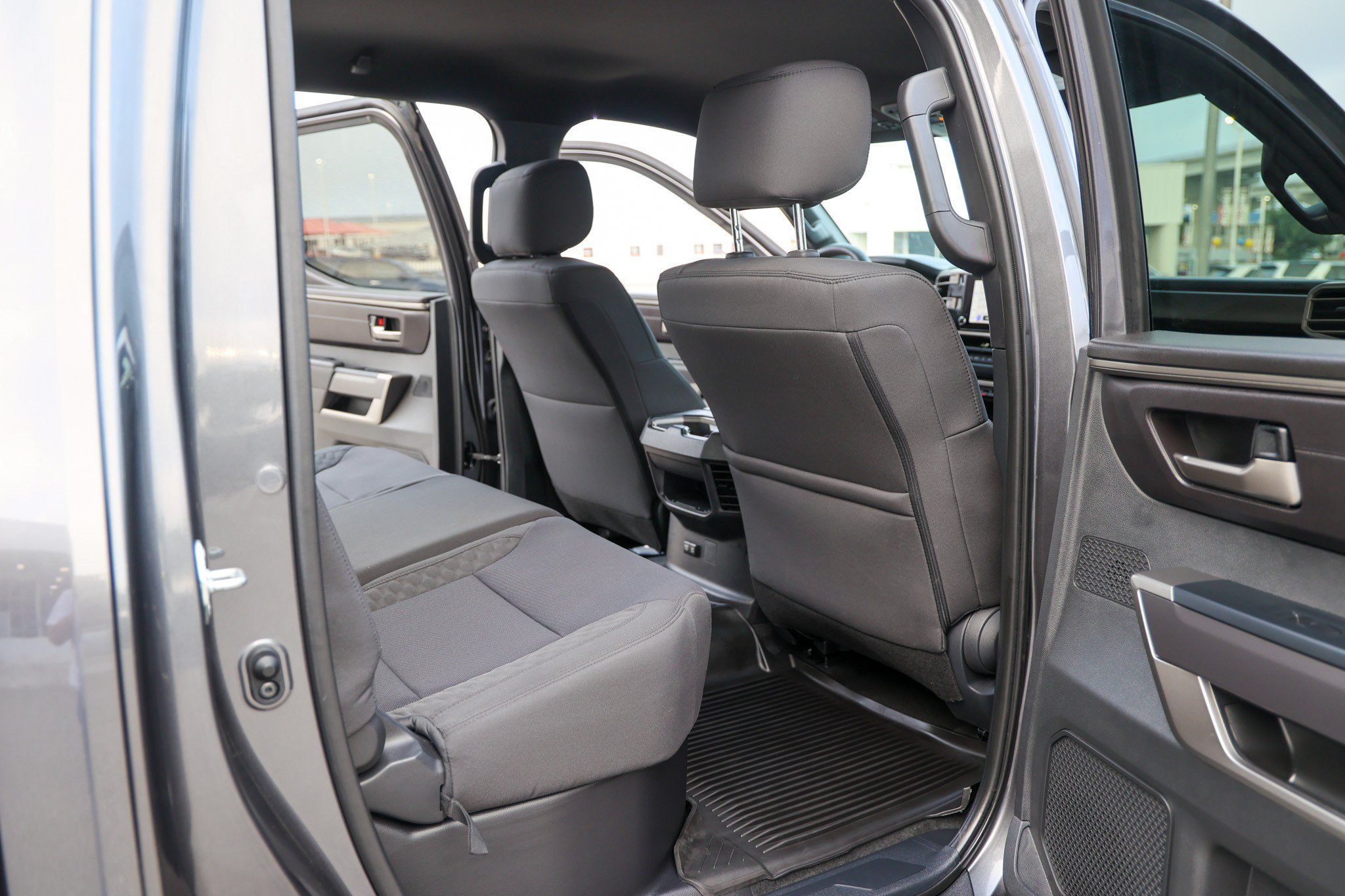 Used 2025 MAGNETIC GRAY MET Toyota SR5 image 36