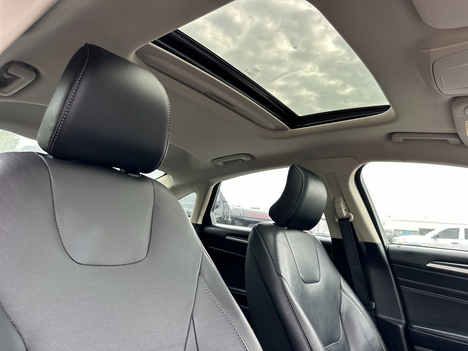 Used 2017 Red Ford Titanium image 15