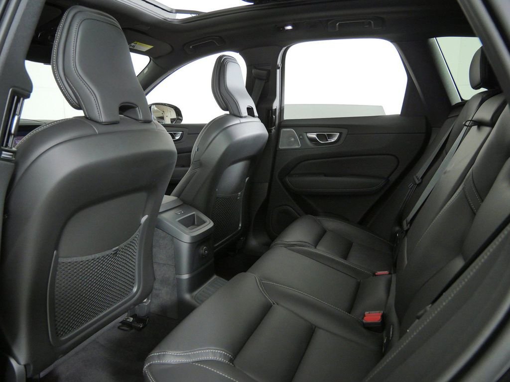 Used 2025 Black Volvo T8 Ultra Black Edition image 31