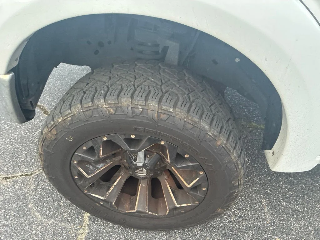Used 2016 White Ford Lariat image 10