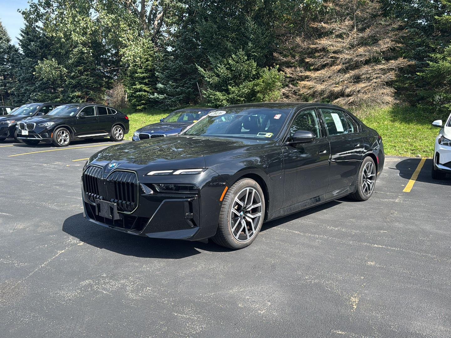 New 2026 Black Sapphire Metallic BMW 750e xDrive image 7