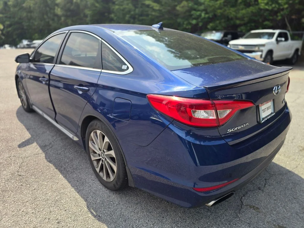 Used 2017 Blue Hyundai Sport image 5