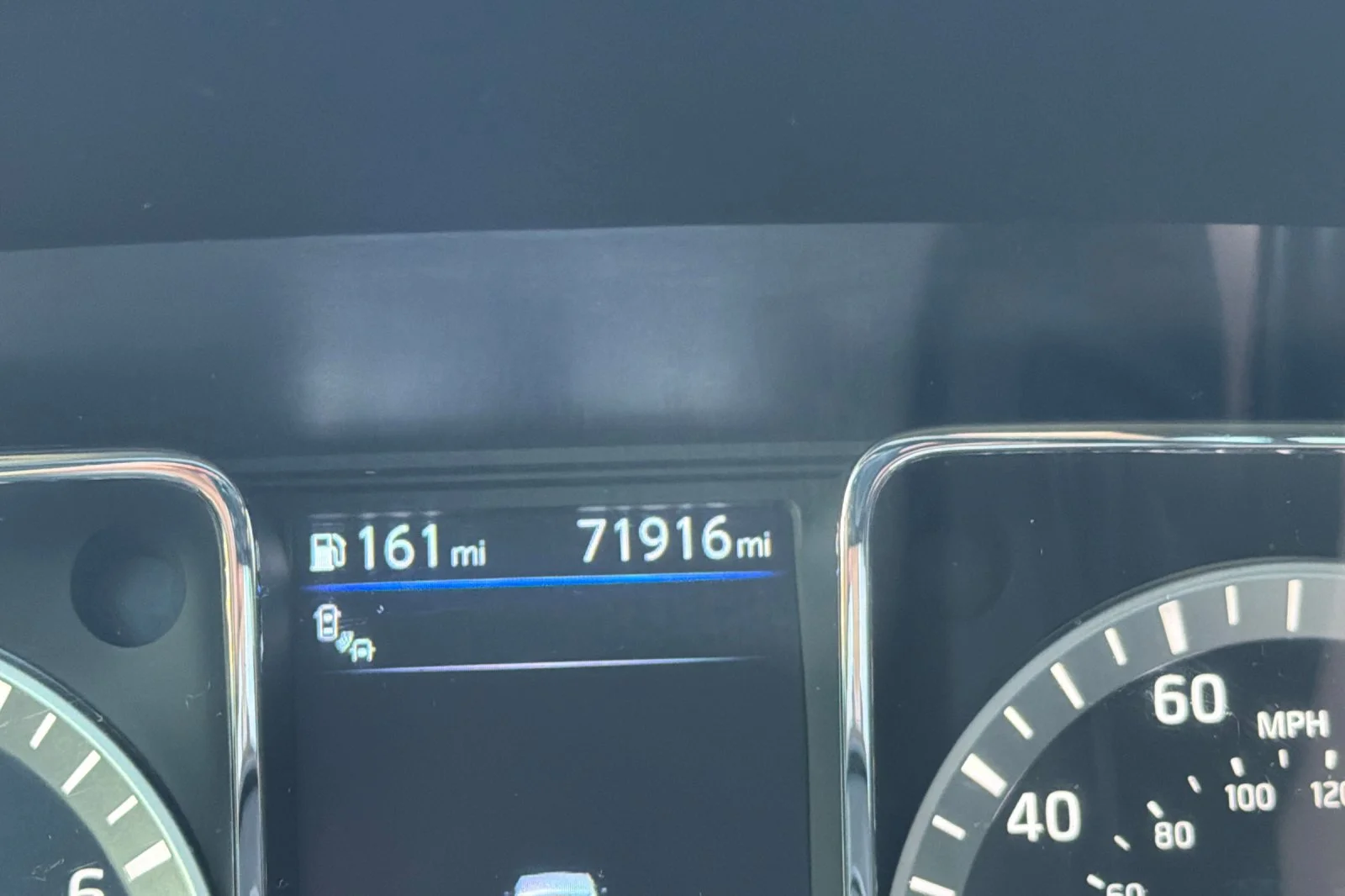 Used 2019 Glacier White Nissan SV image 24