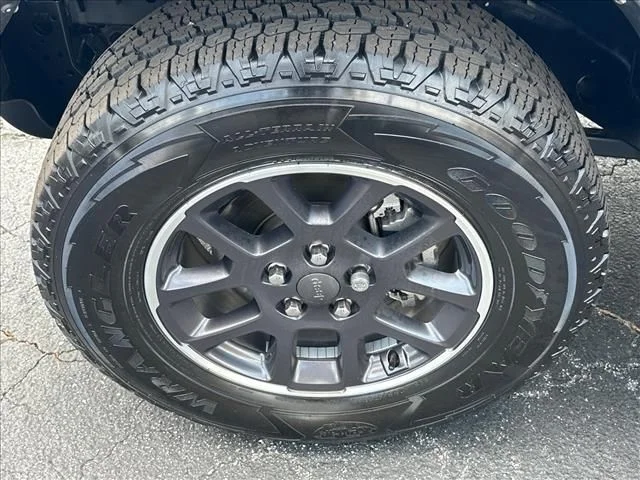 Used 2022 Blue Jeep Overland image 36