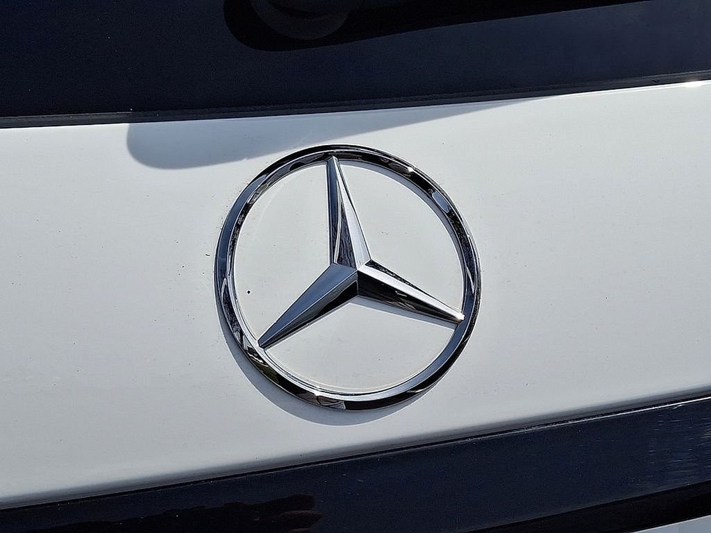 Used 2026 Polar White Mercedes-Benz GLC 300 image 15