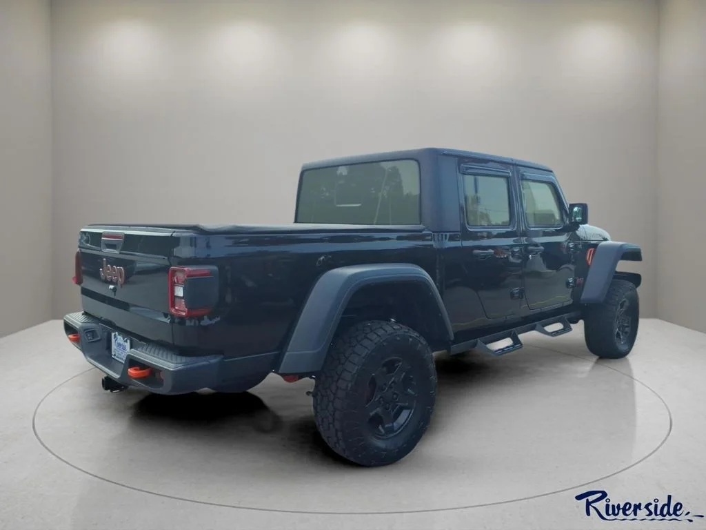 Used 2022 Black Jeep Mojave image 3