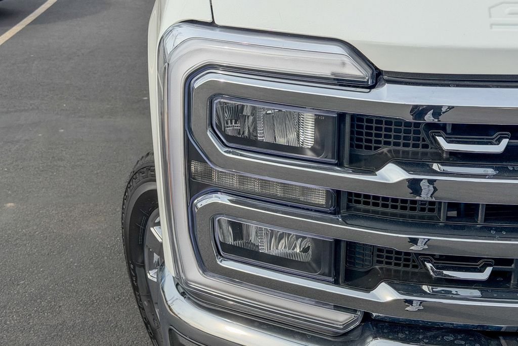 New 2026 Star White Metallic Tri-Coat Ford F-250® Lariat® image 4