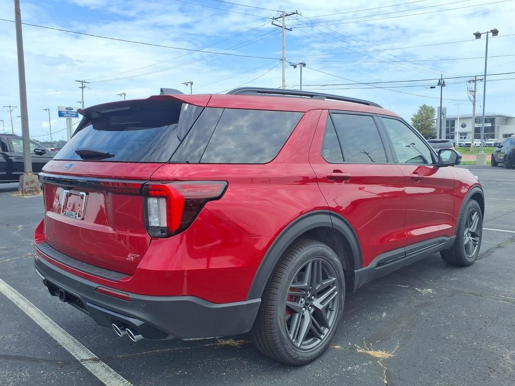 New 2026 Rapid Red Metallic Tinted Clearcoat Ford ST image 4