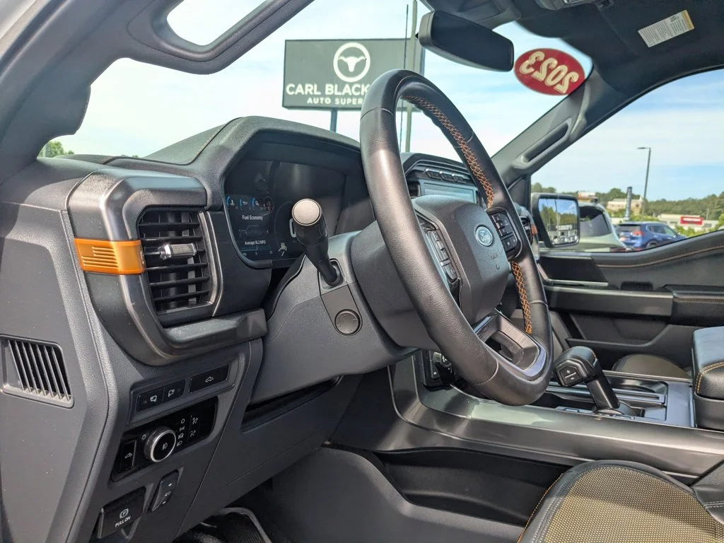 Used 2023  Ford Tremor image 14