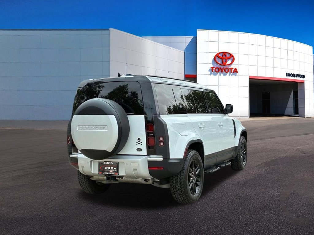 Used 2022 White Land Rover S image 12