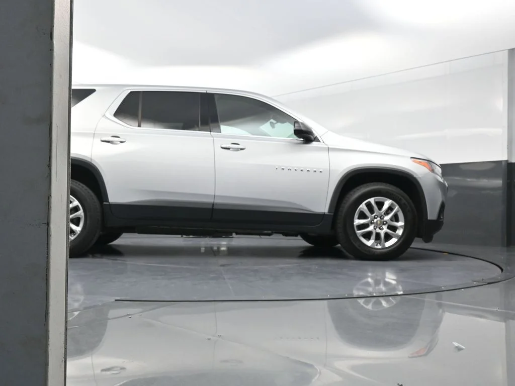 Used 2020 Silver Chevrolet LS image 28