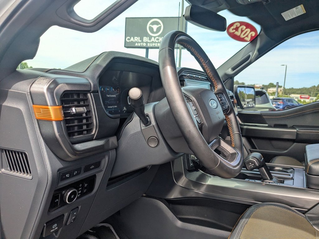 Used 2023  Ford Tremor image 14