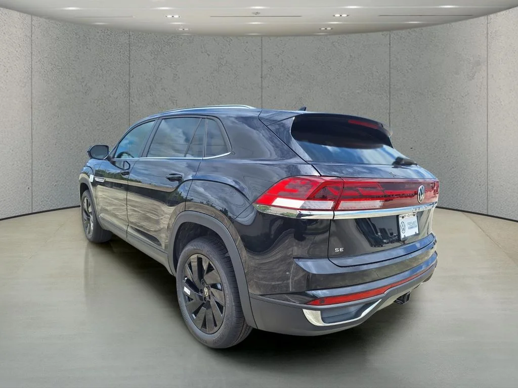 New 2026 Black Volkswagen 2.0T SE w/Technology image 3
