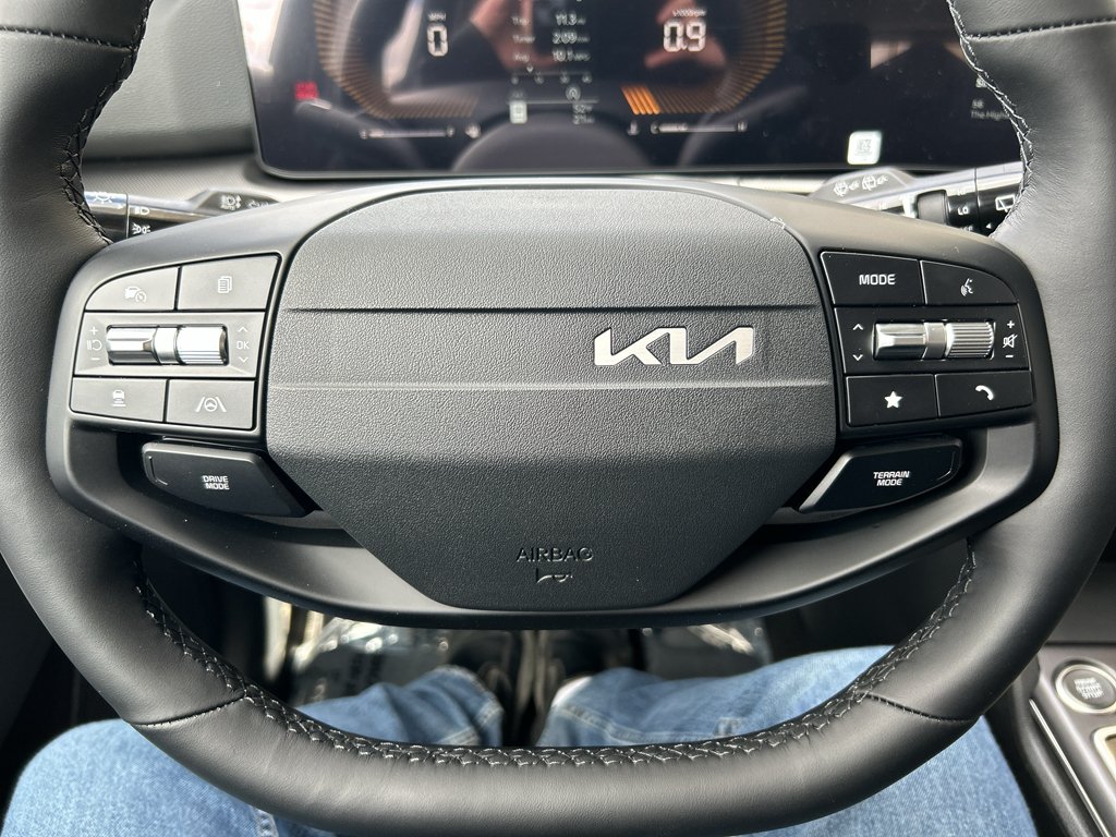 New 2026 Fusion Black Kia LX image 24