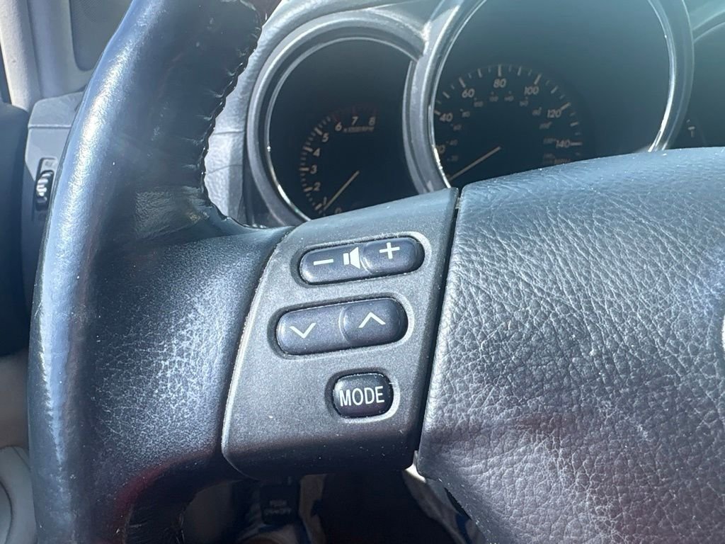 Used 2004 Blue Lexus 330 image 16