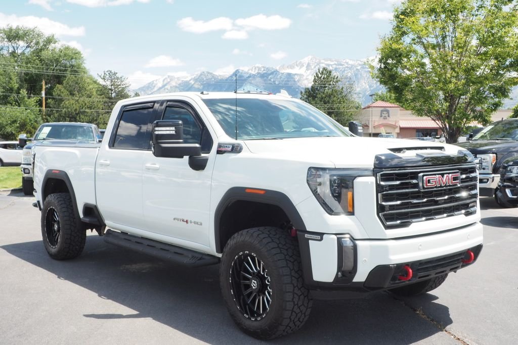 Used 2024 White GMC AT4 image 3